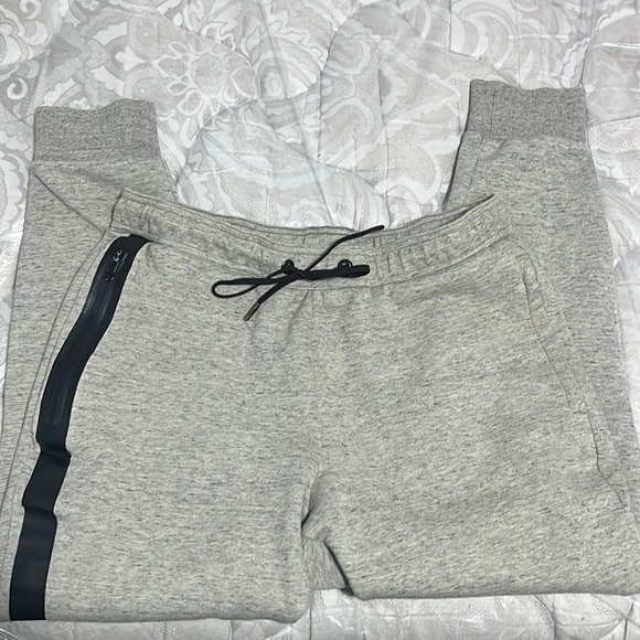 Gray American Eagle sweatpants - Picture 1 of 5